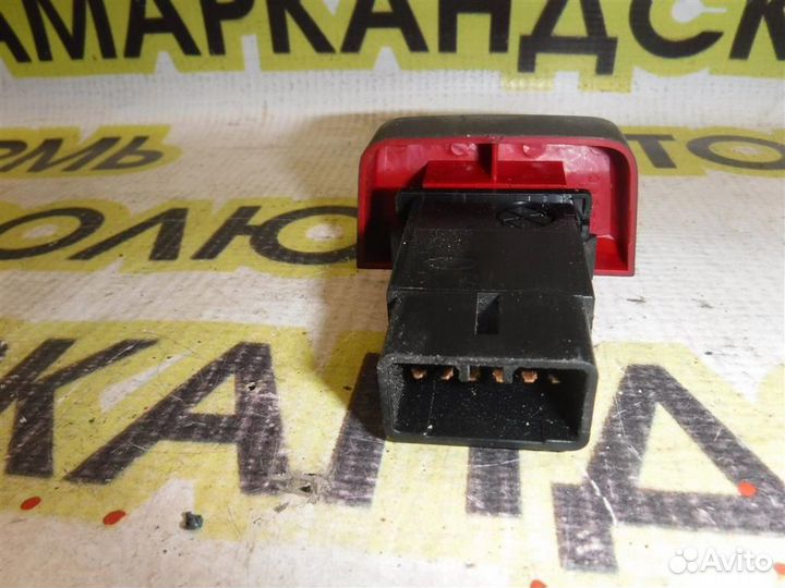 Кнопка аварийной сигнализации Hyundai Accent II