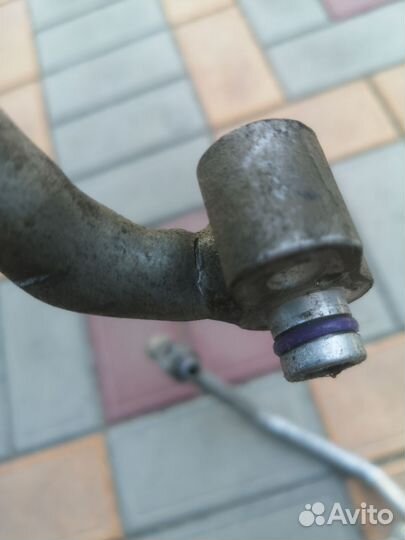 Трубка кондиционера под ремонт