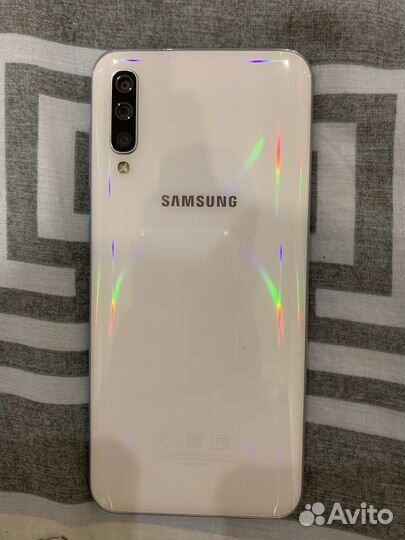 Телефон Samsung а 50