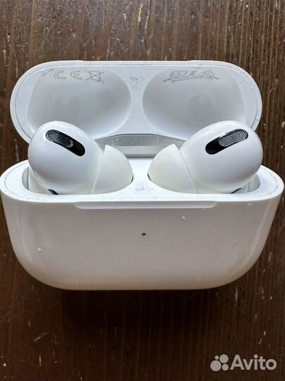 Airpods pro первого поколения