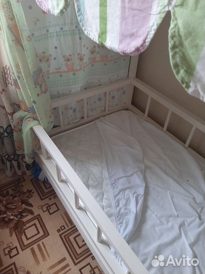 Детская кровать домик с матрасом