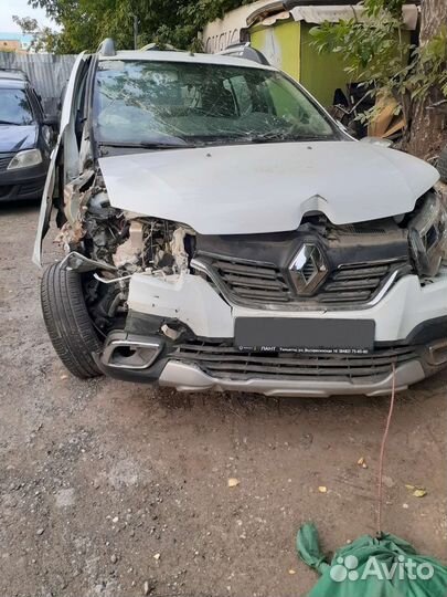 Renault Sandero Stepway 1.6 AT, 2020, битый, 12 000 км