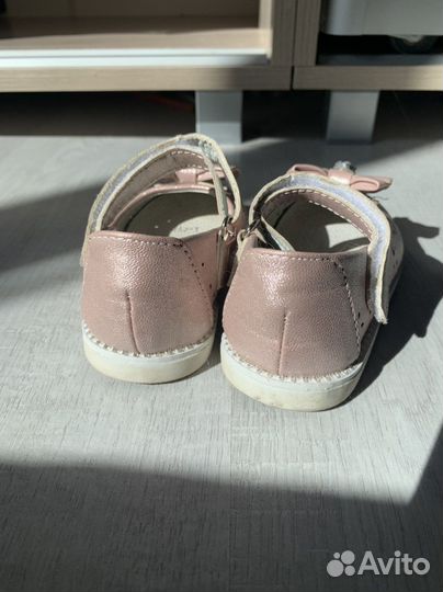 Туфли для девочки 23