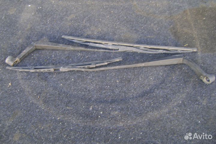 Mitsubishi L200 (KB) Поводок стеклоочистителя