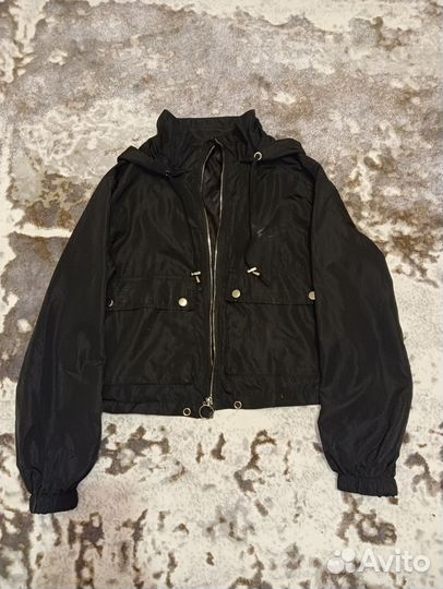 Ветровка черная короткая