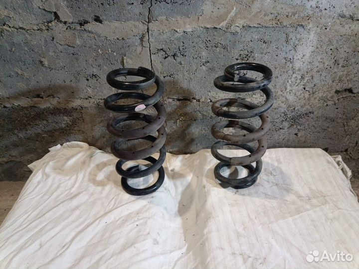 Пружина подвески задняя Toyota RAV4 40