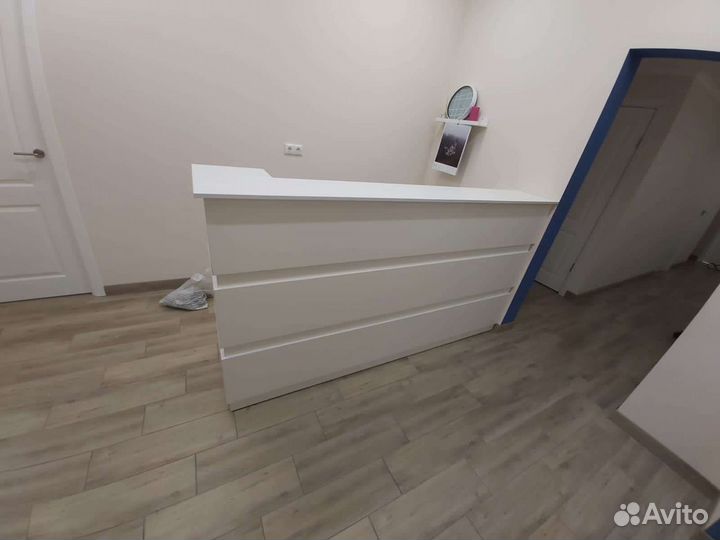 Стойка ресепшн, новая