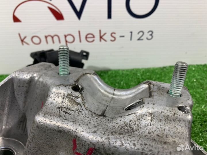 Кронштейн двигателя Audi A4 B6 ASN 3.0 2004