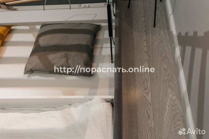 Кровать детская с мягким изголовьем