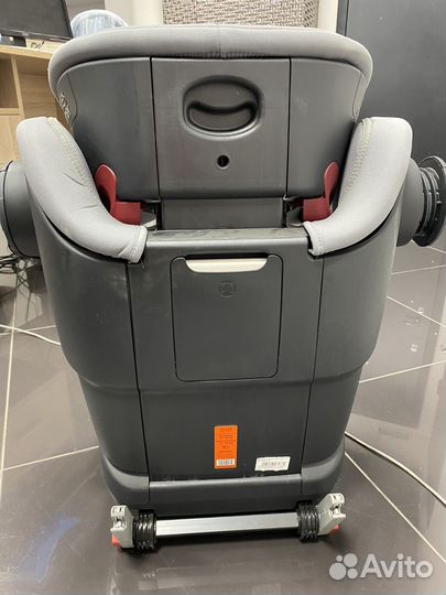 Автокресло britax romer kidfix III М от 3-12 лет