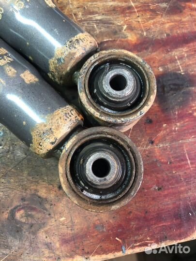 Задние стойки Skoda Octavia Tur