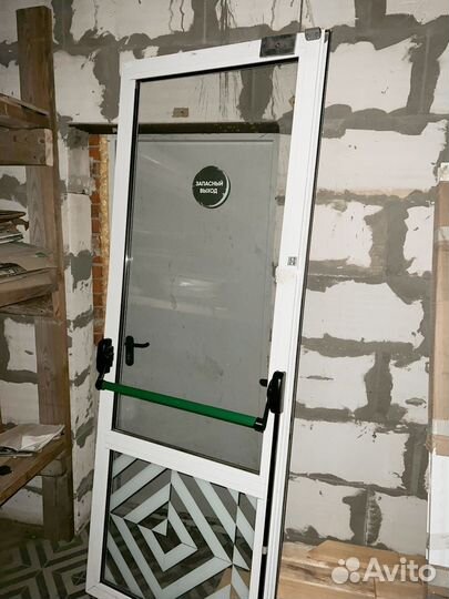 Алюминиевые двери Б/У