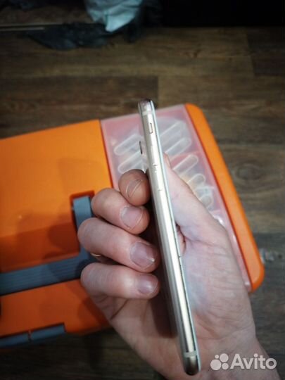 iPhone 8, 64 ГБ