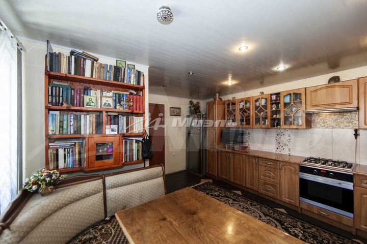 Дом 340 м² на участке 10 сот.