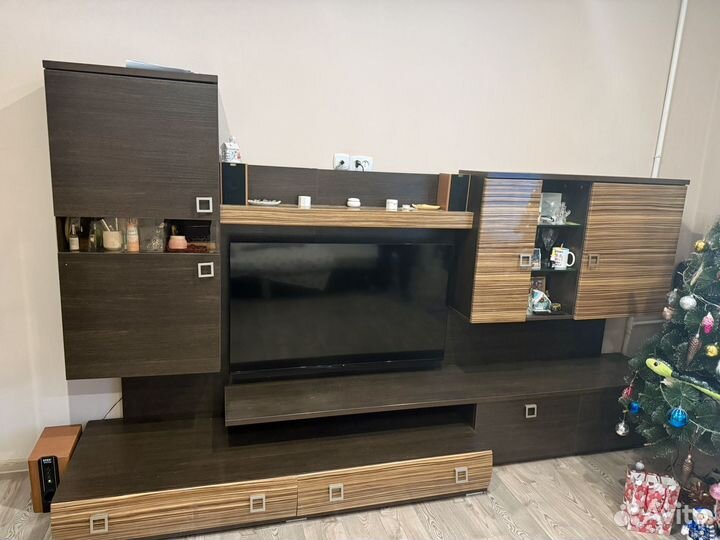 Стенка в гостиную