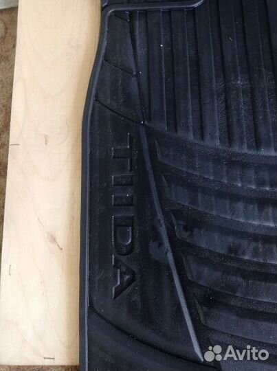 Автомобильные коврики Nissan Tiida