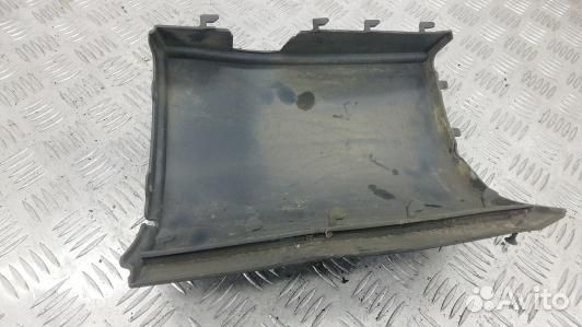 Клык бампера задний правый volkswagen transporter