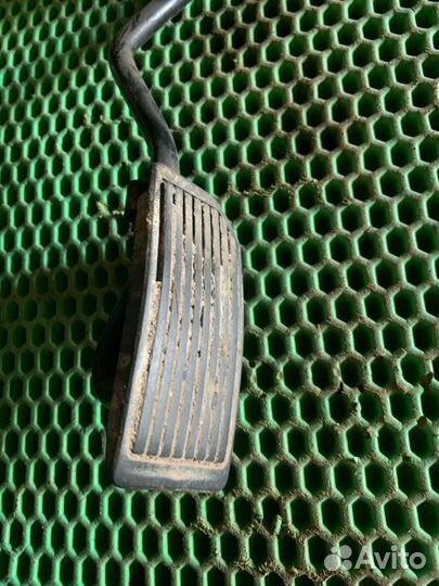 Педаль газа Nissan Almera N16 QG15DE 2005