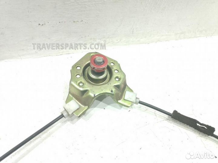 Стеклоподъемник механический передний правый MB669