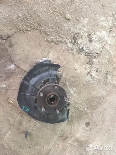 Повортный кулак Toyota Camry 40 3.5