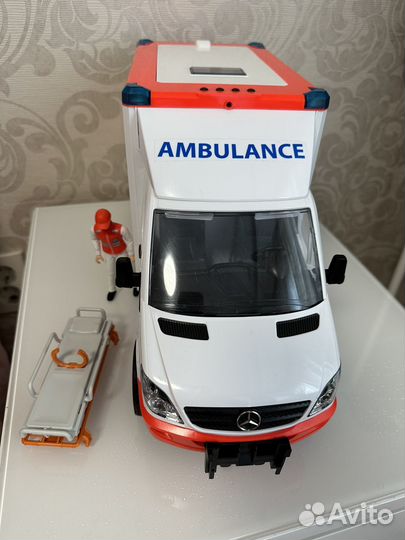 Машина скорой помощи bruder