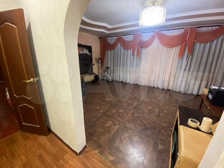 4-к. квартира, 110 м², 1/5 эт.