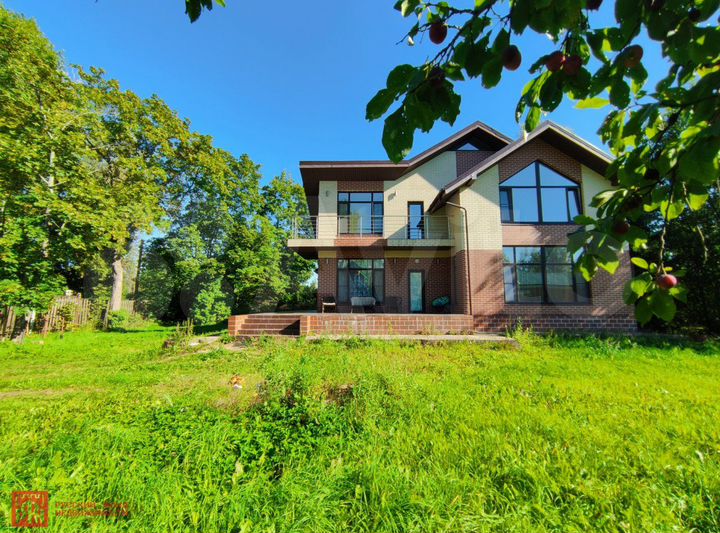 Дом 236 м² на участке 17 сот.