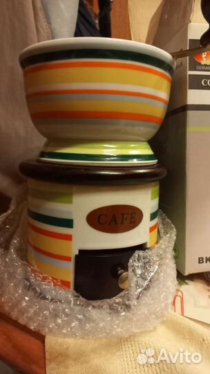 Кофемолка ручная керамическая Bekker Koch 2517