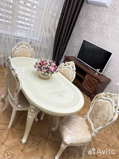 Столы и стулья новые