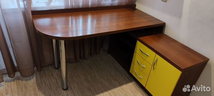 Стол