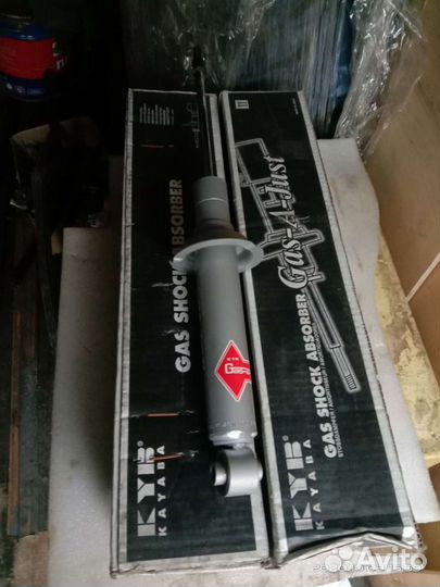 Стойка амортизатора тайота