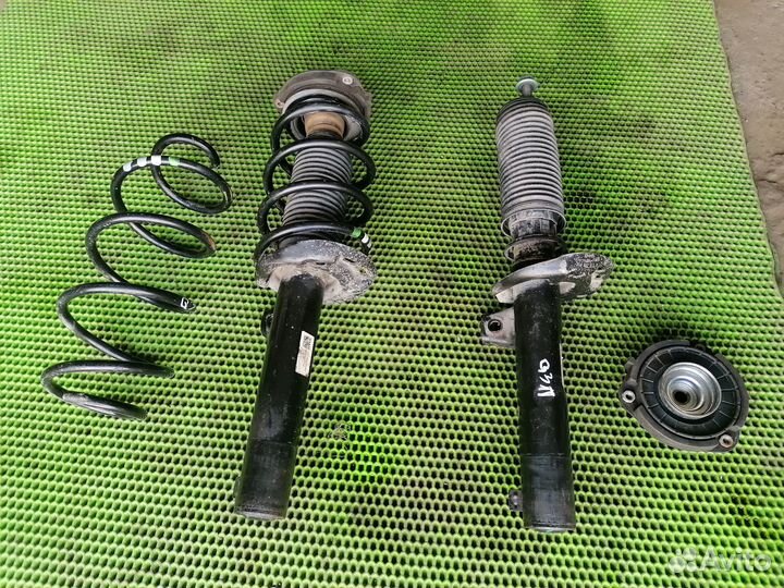 Пружина стойка передняя на Audi Q3 2012-2018