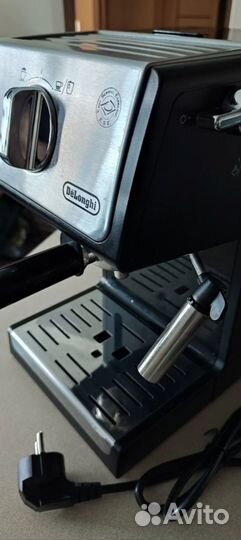 Кофеварка рожковая Delonghi