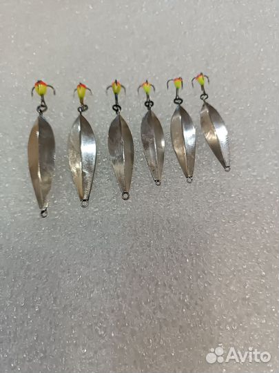 Зимняя блесна листик двухкорончатый