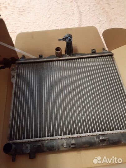 Радиатор охлаждения на Хендай getz