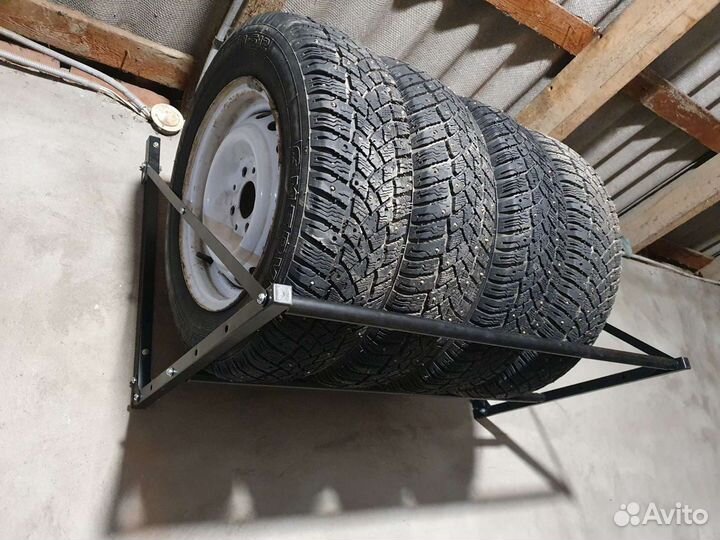 Кронштейн раздвижной для хранения шин