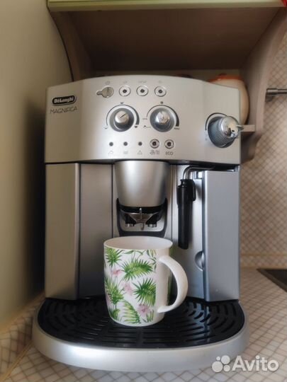 Кофемашина delonghi magnifica