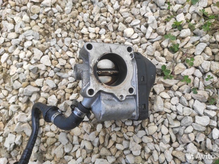 Дроссельная заслонка Volkswagen Golf 4