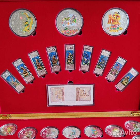Шикарный набор из 33 медалей Год Дракона 2012 года
