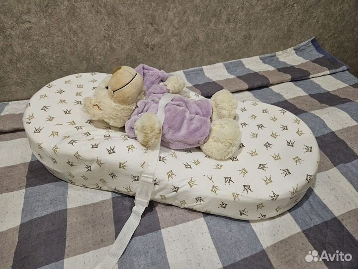 Матрасик для новорожденных с фиксатором