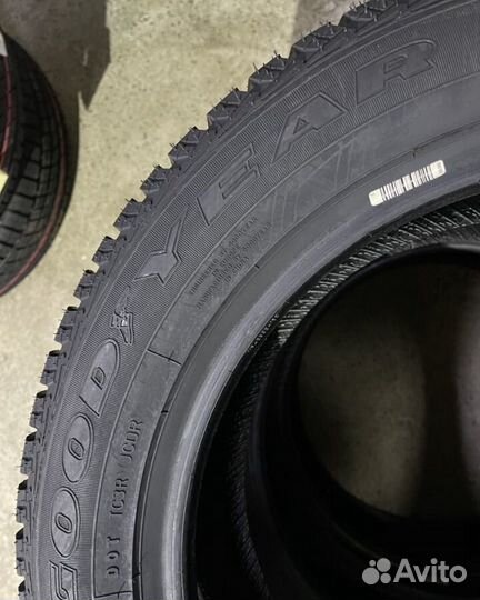 Goodyear UltraGrip Ice+ 215/55 R17