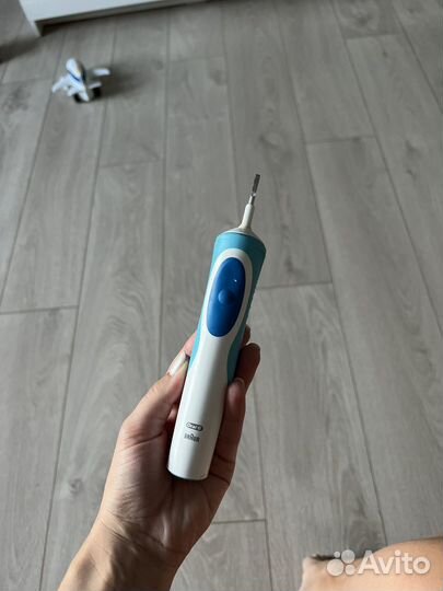 Зубная щетка oral b