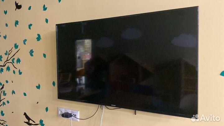 Телевизор Samsung ue43j5202au с кронштейном