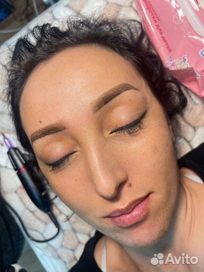 Перманентный макияж бровей губ и век татуаж