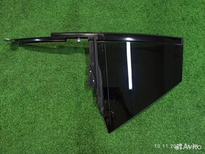 Форточка двери задняя левая Mercedes-Benz