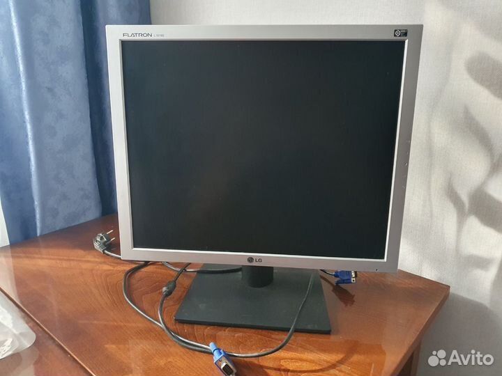 Монитор LG Flatron L1919S-SF
