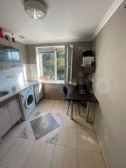 2-к. квартира, 42 м², 2/4 эт.