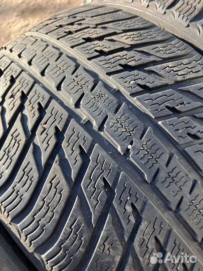 Nokian Tyres WR SUV 295/35 R21 107V