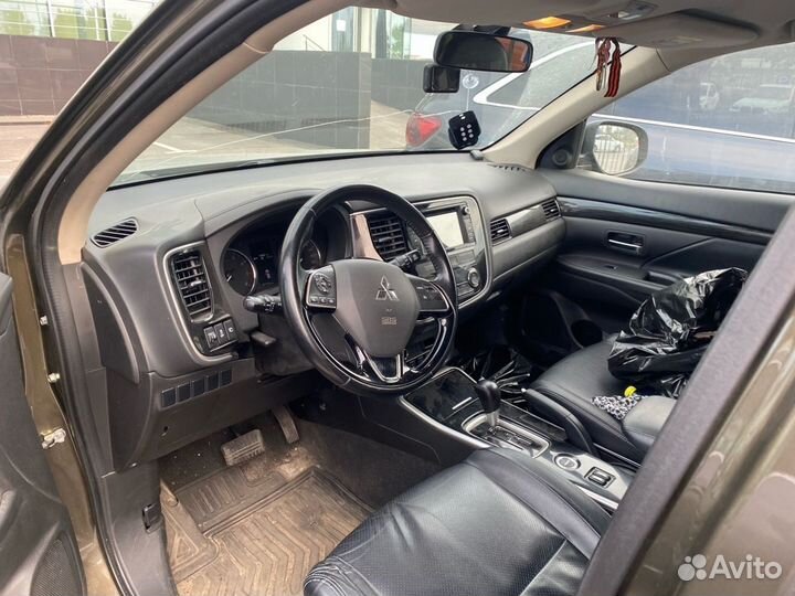 Mitsubishi Outlander 2.0 CVT, 2017, 127 113 км