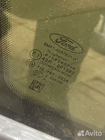 Форточка глухая задняя Ford Focus 3